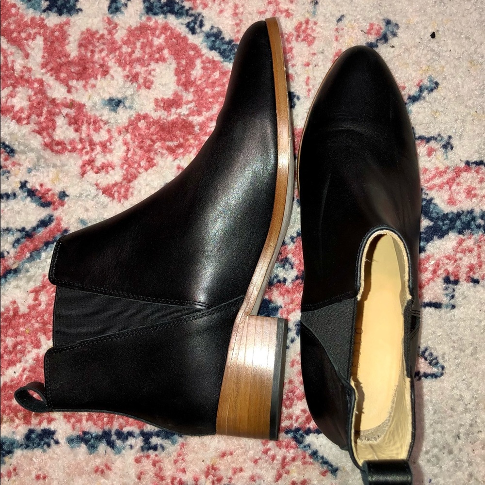 Nisolo Black Chelsea Boots